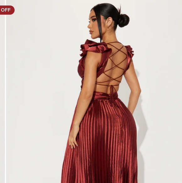 Elegant Red Ruffled Dress - Picture 4 of 8